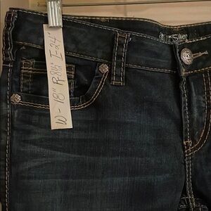 Silver Jeans Co. Dark Wash Denim Mid Capri